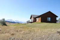 Luxury 4 bed/ 3 bath villa, 30 min to Yellowstone Park Hôtels à : 