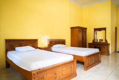 Wisma Citra Metro Mitra RedDoorz Hotel dekat Lapangan samber