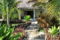 サービススタッフ付きのガーデン/プール付きデラックスヴィラ 海から150mt のホテル