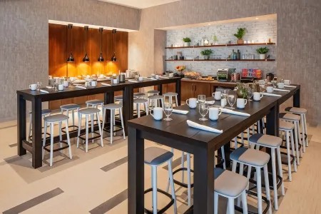 Hilton Garden Inn Austin University Capitol District Отели рядом с достопримечательностью «Университет Техас в Остин»