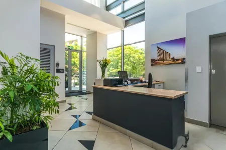 The Apex on Smuts Отели рядом с достопримечательностью «Витватерсрандский университет»