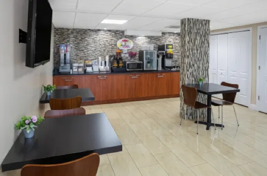 佈雷登頓-薩拉索塔地區速8飯店