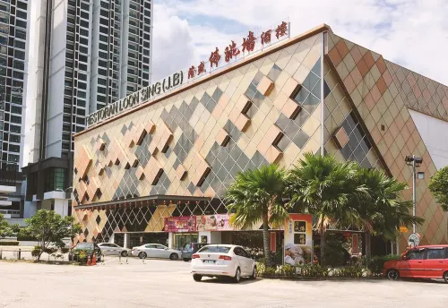 Hermess Hotel Johor Экстерьер Photos