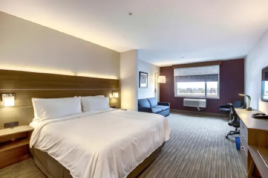 Holiday Inn Express & Suites CALGARY AIRPORT TRAIL NE by IHG