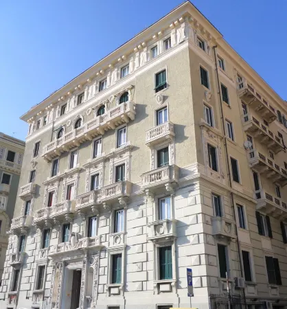 Home Grifondoro Affittacamere Отели рядом с достопримечательностью «Палацци-деи-Ролли»