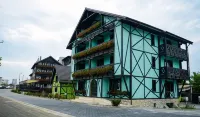 Podu' cu Lanturi Hotels in Bacău