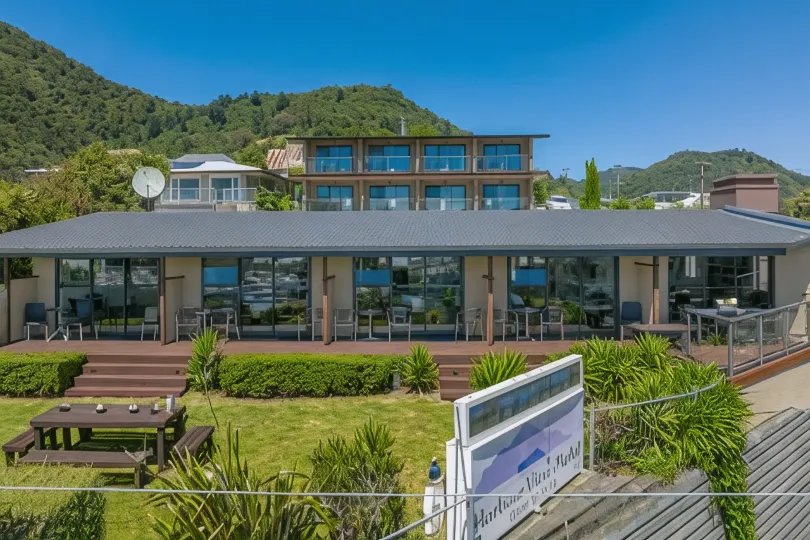 ฮาร์เบอร์วิว โมเต็ล