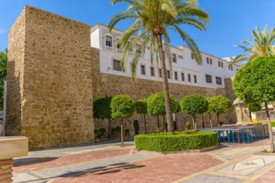 Pensión Aduar Hotels near Starlite