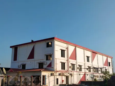 Maa Paradise World Отели в г. Алипердьюар