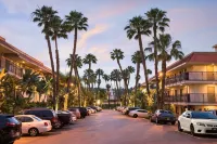 Days Inn by Wyndham San Diego Hotel Circle - Parkering