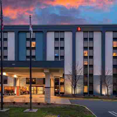 Best Western Plus Meadowlands Hotel Exterior