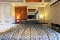 Hotel le Chablis Cadillac Hotels in Boucherville
