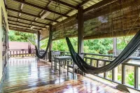 Mr Tho's Bungalows Hotels in Khon