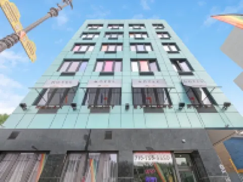 365飯店 阿波羅劇院附近的飯店