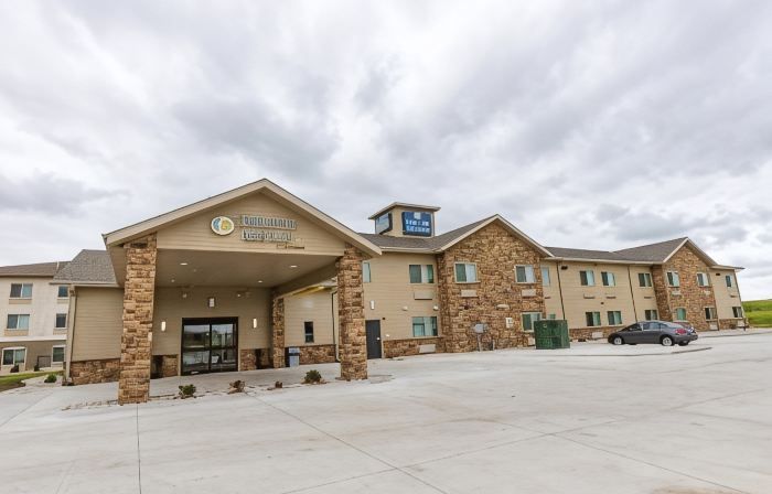 Cobblestone Hotel & Suites-Sheldon