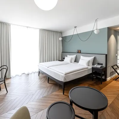 Hotel Caroline Отели рядом с достопримечательностью «10. Фаворитен»