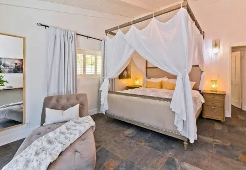 Movie Colony East - Heated Saltwater Pool - 3 King Bd, Views. Downtown 1 mi.