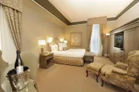 Old Mill Toronto Hotel Các khách sạn ở York