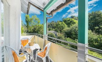 Modern Apartment in Schwalefeld with Garden