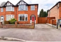 7 Bed Holiday Home+WiFi+free Private Parking.Closest to football Ground+Downtown