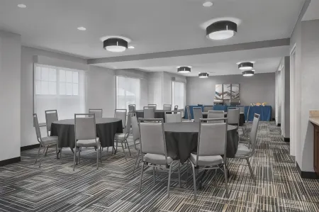 Homewood Suites by Hilton Newark - Cranford Отели в г. Кларк