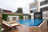 Grand Hotel Kathmandu - С бассейном