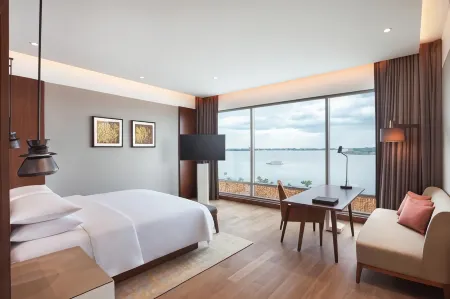 Grand Hyatt Kochi Bolgatty Отели рядом с достопримечательностью «Керала Хай Корт»