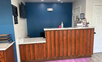 Super 8 by Wyndham Oceanside Downtown