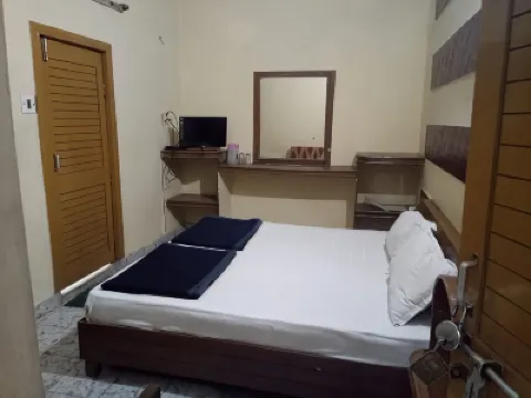 Hotel Sagar Hotels near Jhusi puliya झूसी