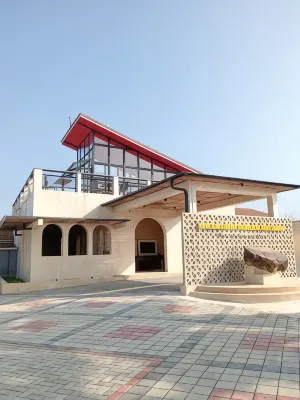 epicentrum pondok halimun Resort,resto and Agrowisata sukabumi Hotel dekat Toko Kain "ALFATIH TEXTILE" Pasar Terminal Sukaraja Sukabumi