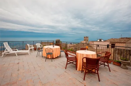 Hotel Moderno Отели в г. Эриче