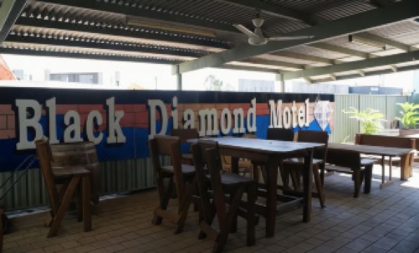 Black Diamond Motel