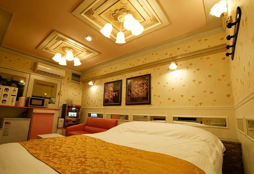 [Hotel Fine-Ciel Tottori Sakyu의 조명 시설이 갖춰진 욕조]