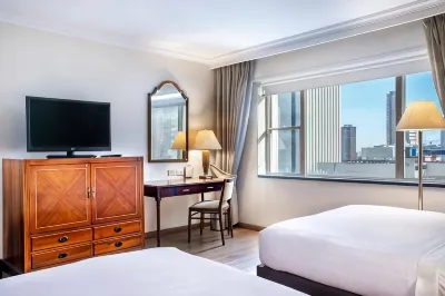 Torre Monserrate Hotels near Planetarium
