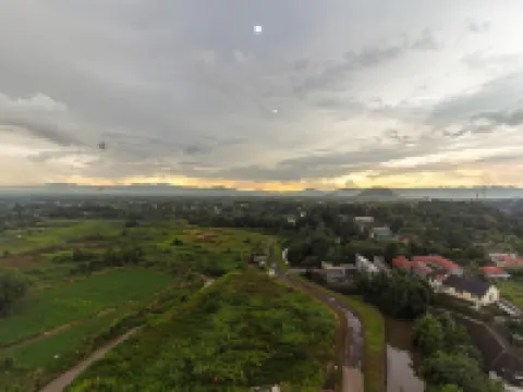 เรดดอร์ซ อพาร์ทเมนท์ แอท ดรามากา ทาวเวอร์ โรงแรมในDramaga