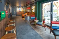Ibis Styles London Gatwick Airport - bar