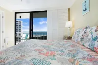 Stunning corner unit on 14th floor with wrap around balcony in Marco Island. South Marco Beach 주변 호텔