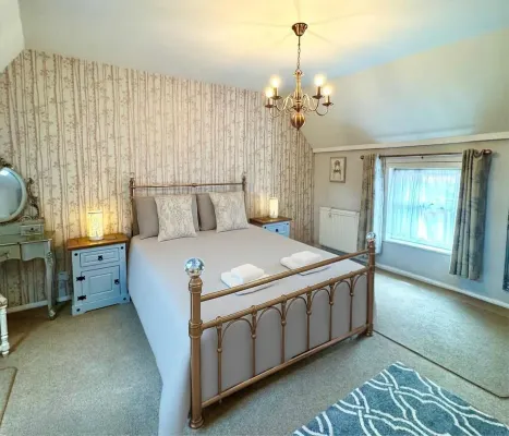 The Old Shop at Savile House - A cosy cottage with a story to tell فنادق في Ollerton