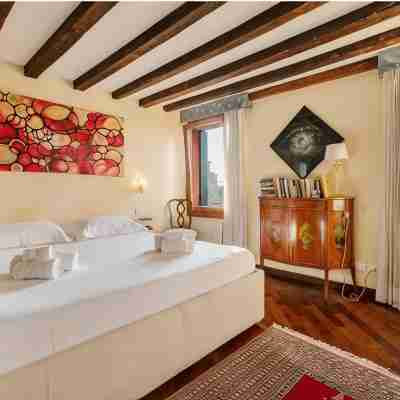 Rooftop Terrace Penthouse & 360° Views | Venice5th Rooms