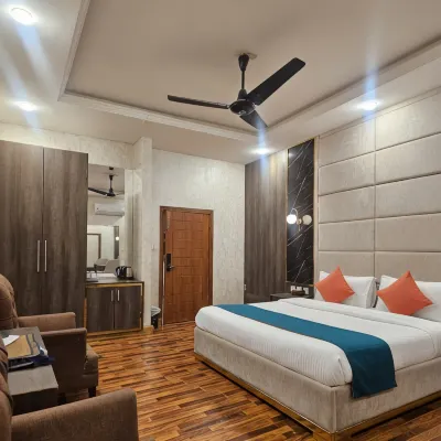 Ambassador's Suite F8 Hotels near F-7 Sector