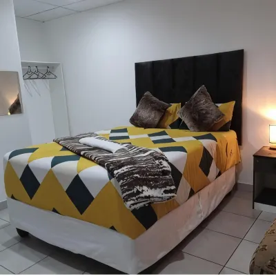 Newfelling Guesthouse Hotels near Nelson Mandela Bridge