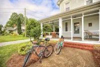 East River Views - Renovated 1905 House- 3 Bedrooms, 3.5 Baths