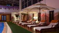 Zhongwei Green Lake Hotel - Ylellinen