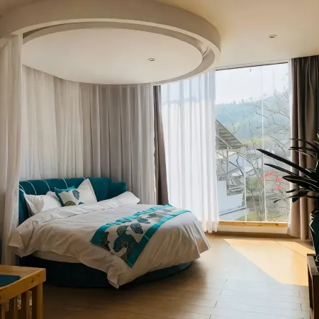 Longnan Zhenggui Qianyuan Backyard B&B