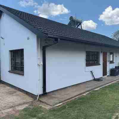 Cozy house , close to a lot of amenities Hotel Exterior