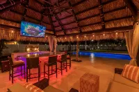 Golfers Green Retreat with 35' Heated Saltwater Pool & Tiki. Pet Friendly!