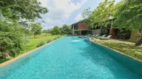 Ehalagala Lake Resort - Resorts