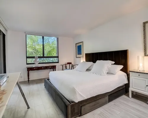 Key Biscayne Luxury Retreat - Fully Remoleded 3 Bedroom 2,000 SF Residence Hotels in Key Biscayne