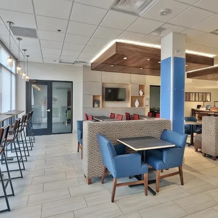 Holiday Inn Express & Suites ALBUQUERQUE EAST by IHG