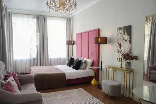 Otradnyij Guest House - 2星級